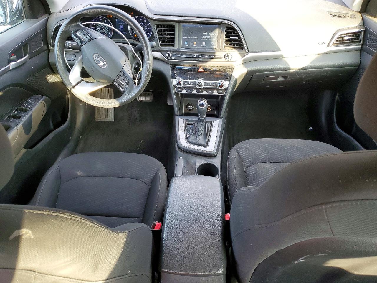 2020 HYUNDAI ELANTRA SEL photo 8