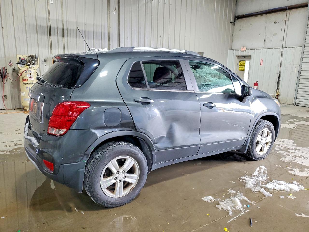 2017 CHEVROLET TRAX 1LT photo 3