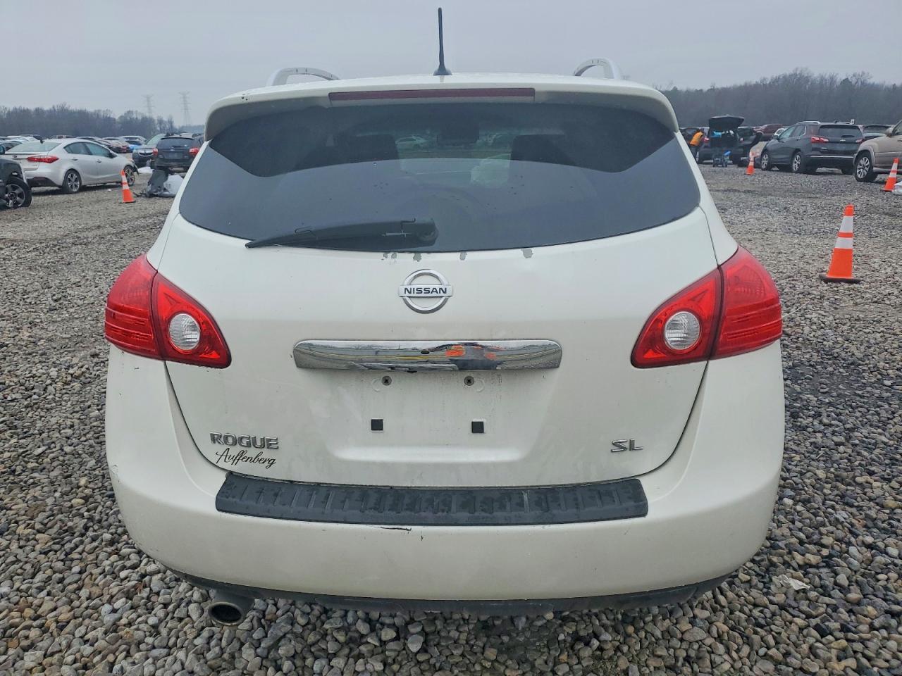2013 NISSAN ROGUE S photo 6