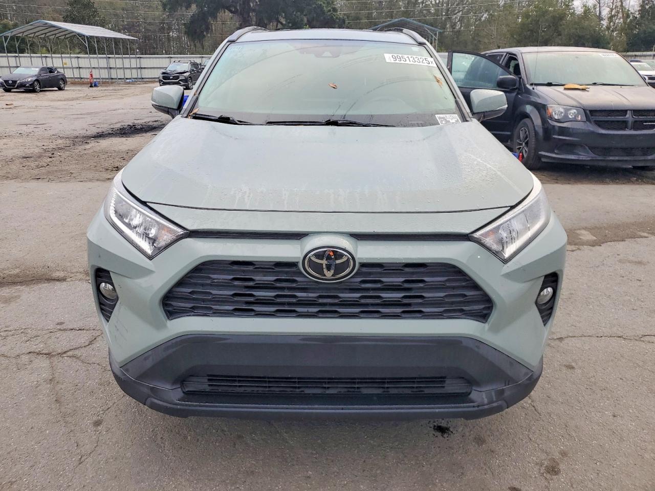 2021 TOYOTA RAV4 XLE photo 5