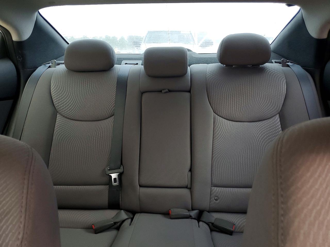 2016 HYUNDAI ELANTRA SE photo 10