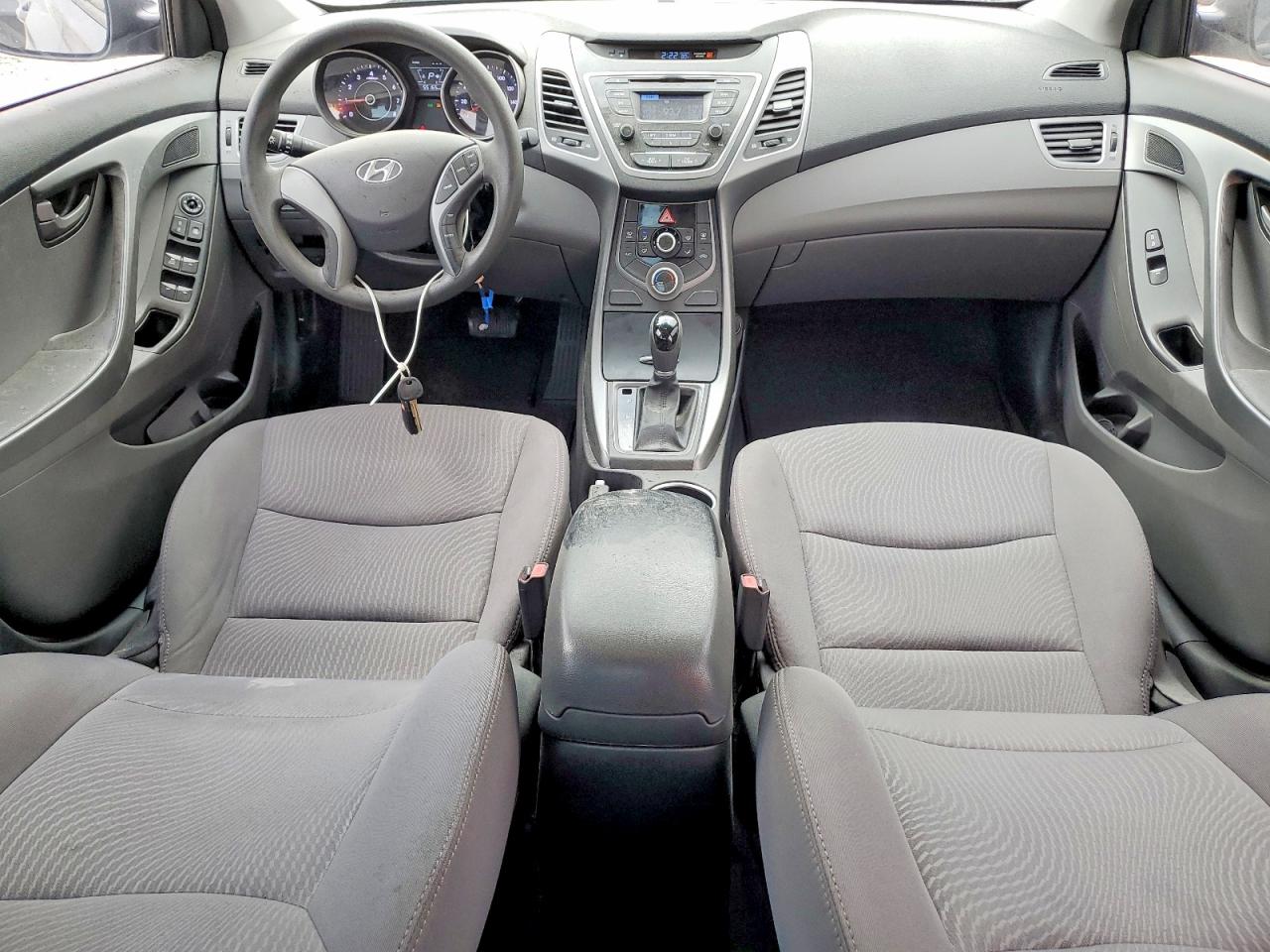 2016 HYUNDAI ELANTRA SE photo 8