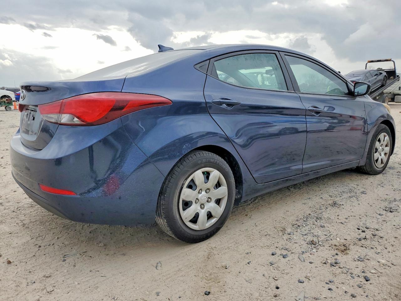 2016 HYUNDAI ELANTRA SE photo 3