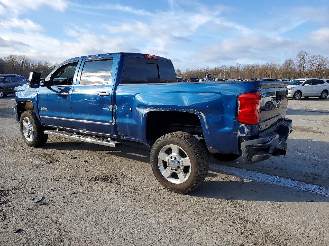 2019 CHEVROLET SILVERADO K2500 HIGH COUNTRY photo 2
