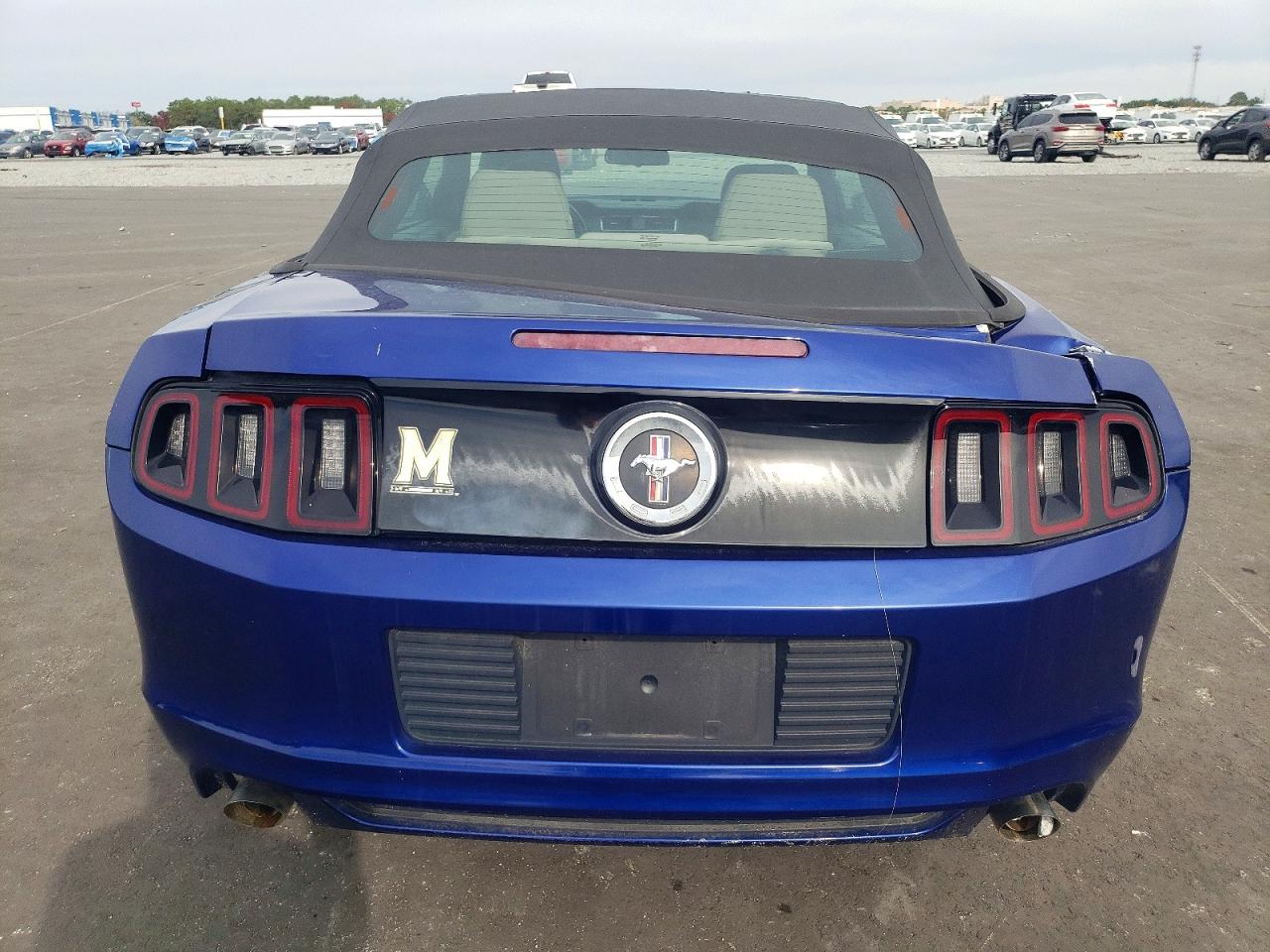 2013 FORD MUSTANG photo 6