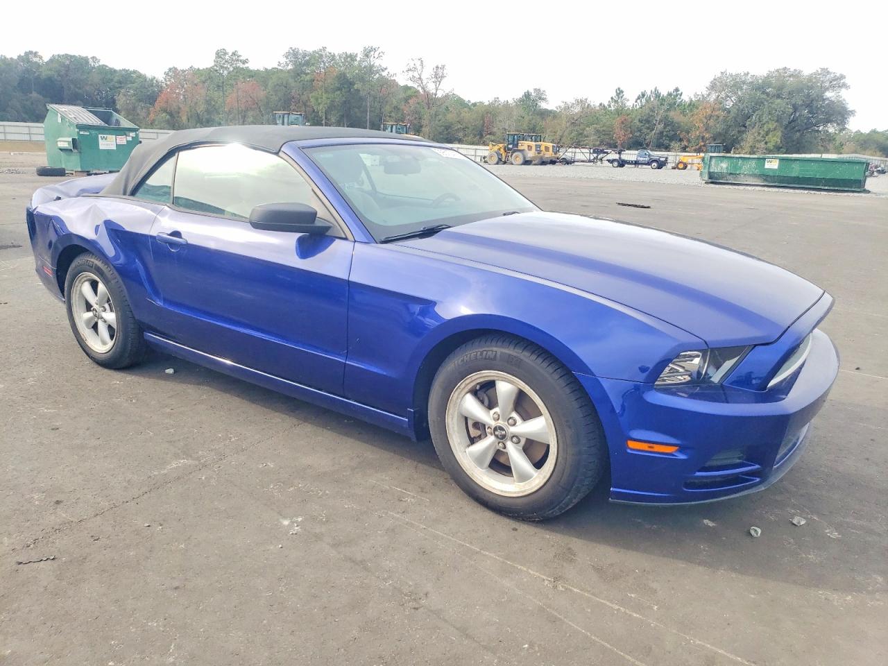 2013 FORD MUSTANG photo 4