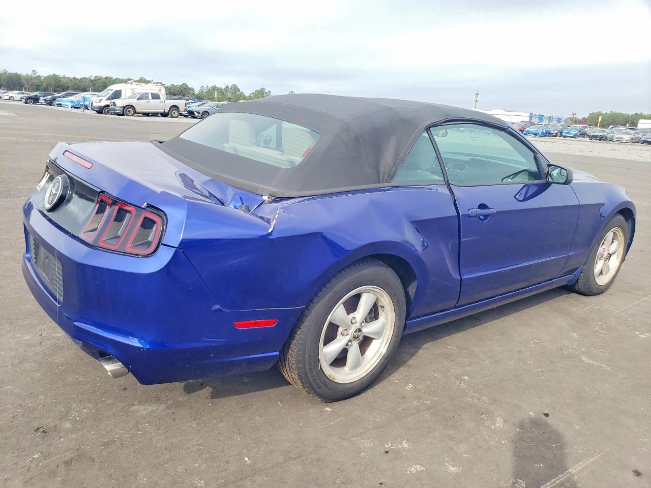 2013 FORD MUSTANG photo 3