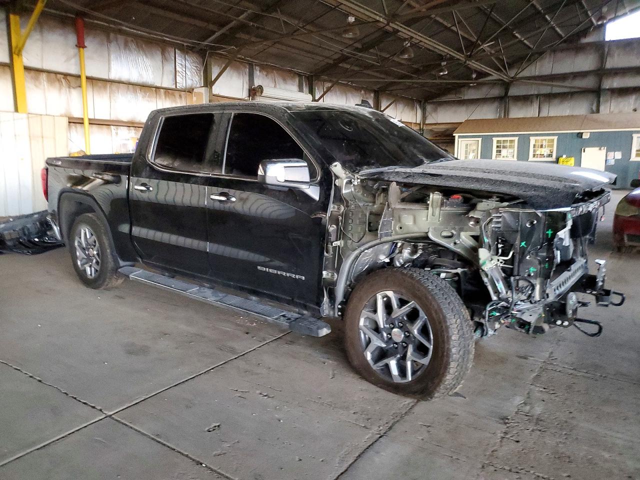 2025 GMC SIERRA K1500 SLT photo 4