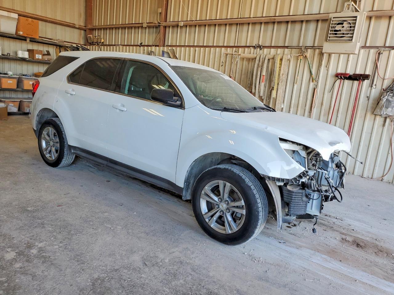 2017 CHEVROLET EQUINOX LS photo 4