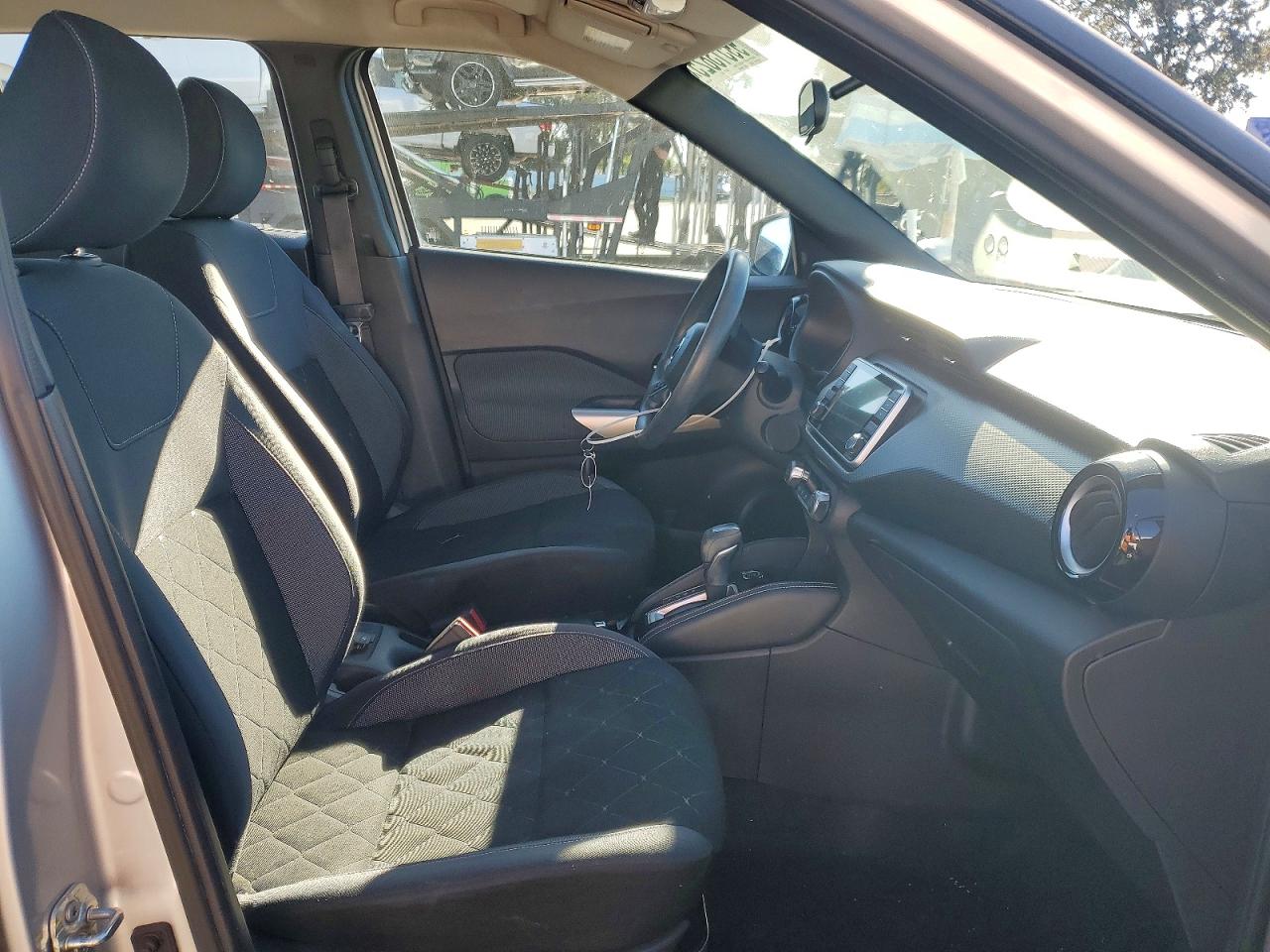 2019 NISSAN KICKS S photo 7