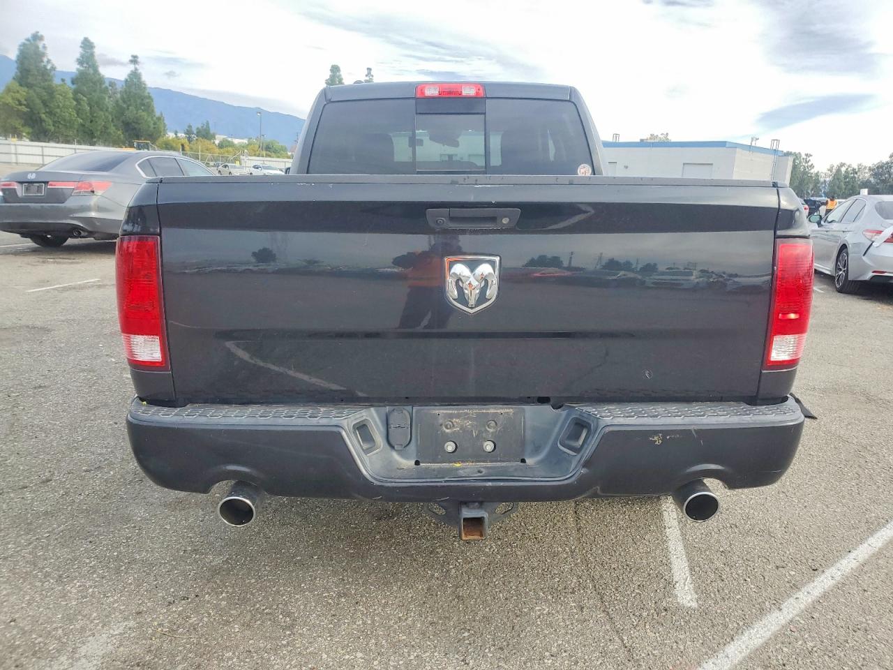 2017 RAM 1500 ST photo 6