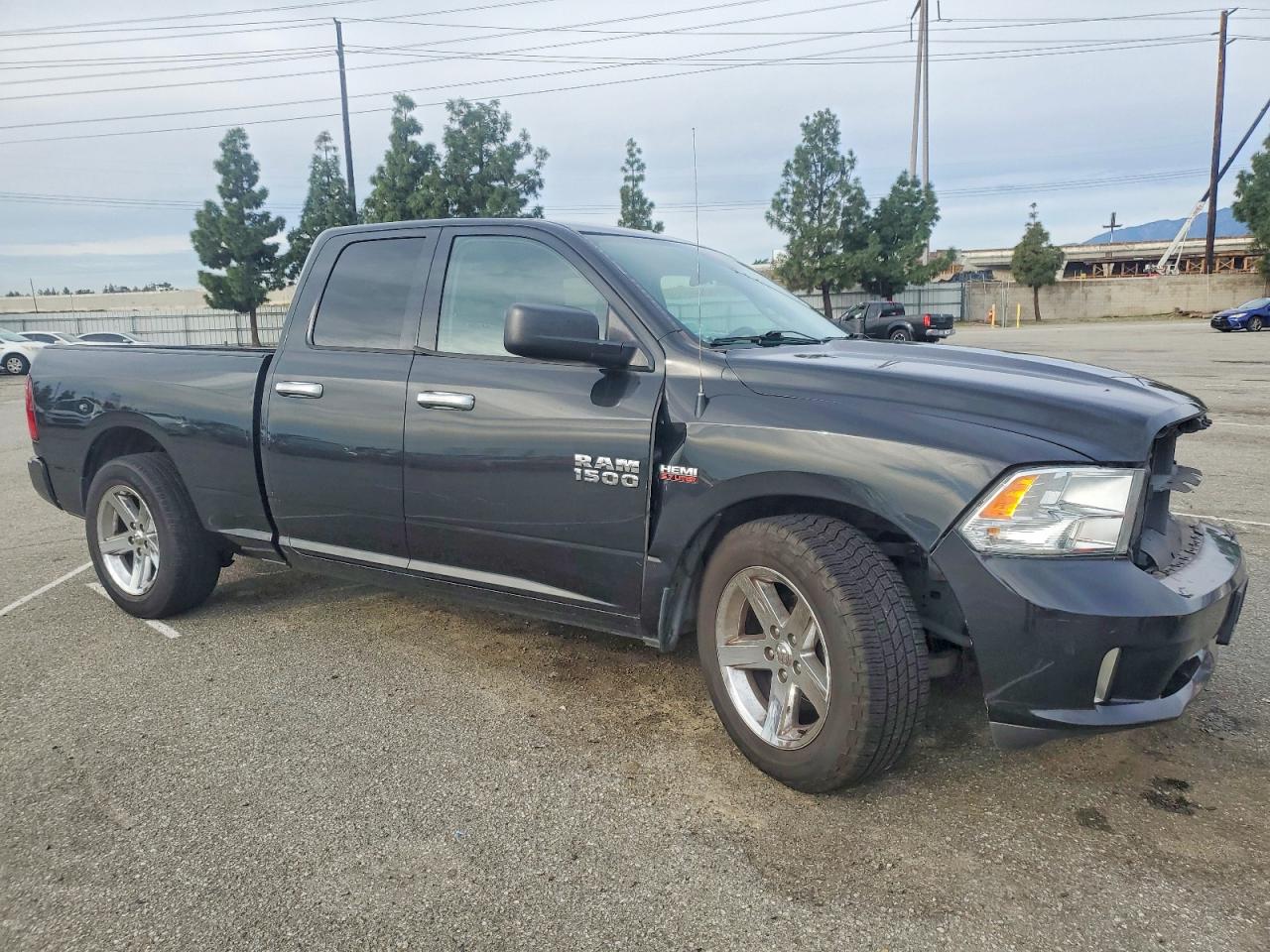 2017 RAM 1500 ST photo 4
