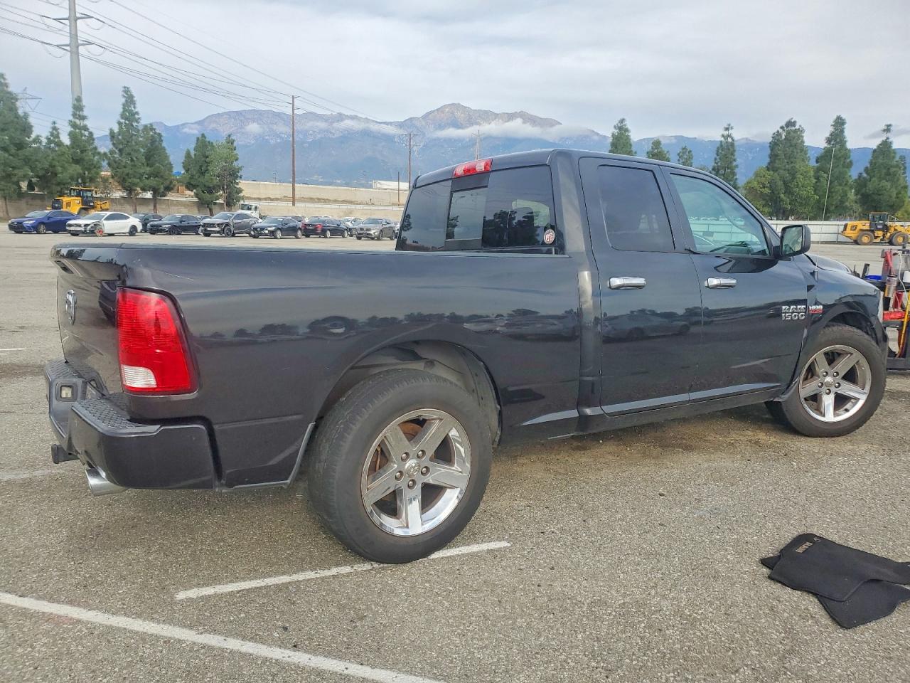 2017 RAM 1500 ST photo 3