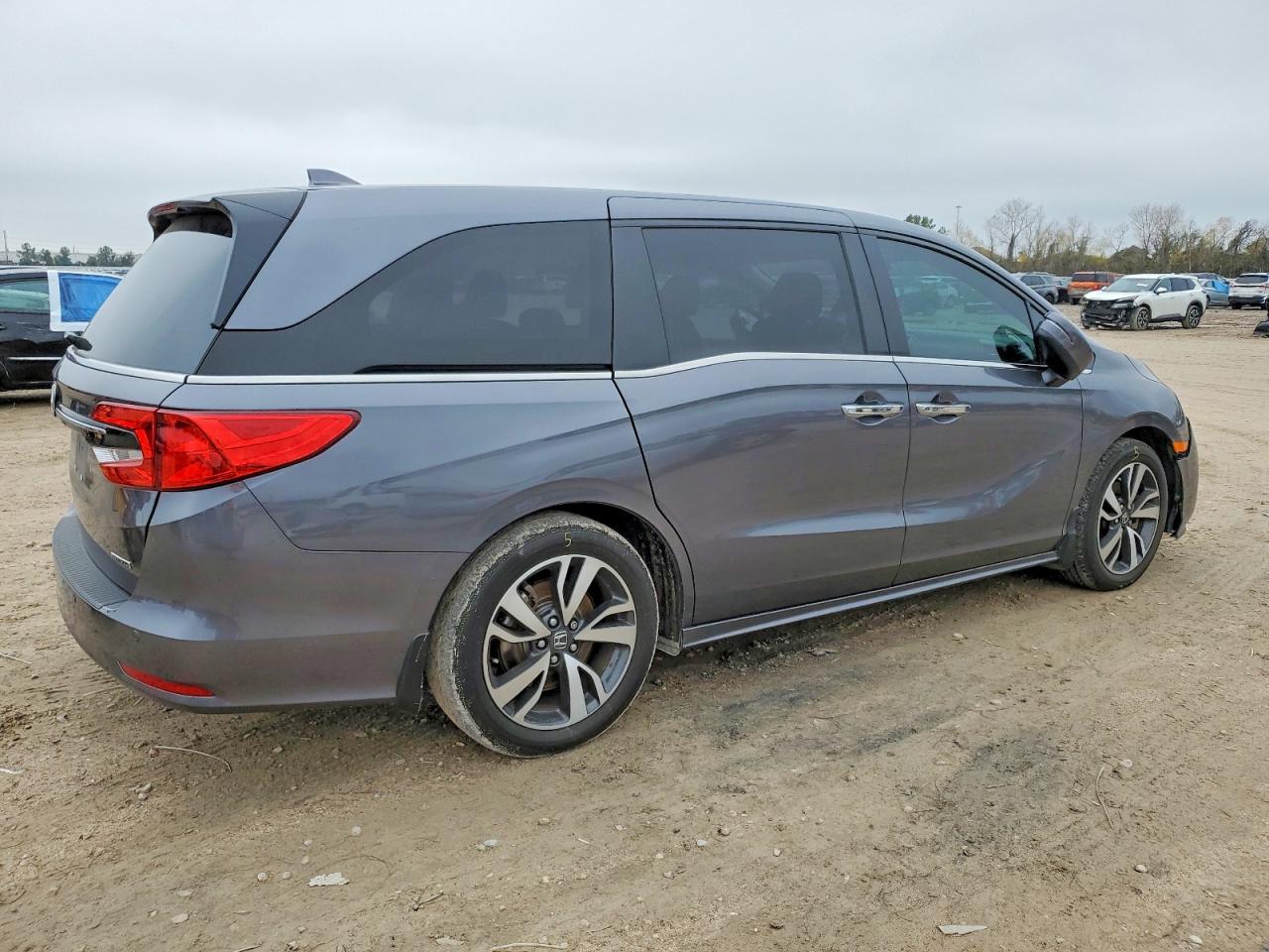 2023 HONDA ODYSSEY TOURING photo 3