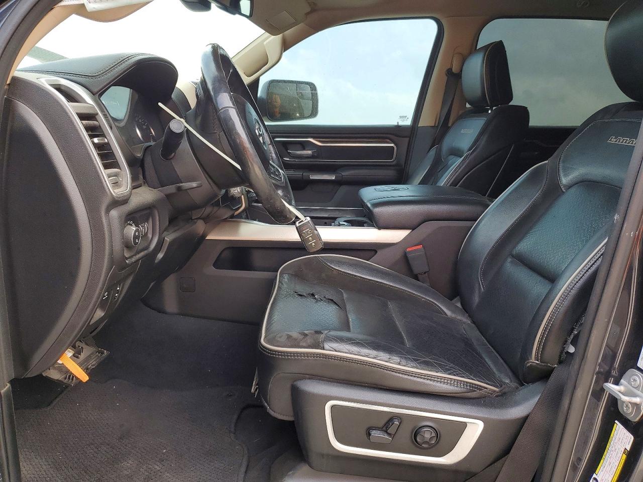 2019 RAM 1500 LARAMIE photo 13