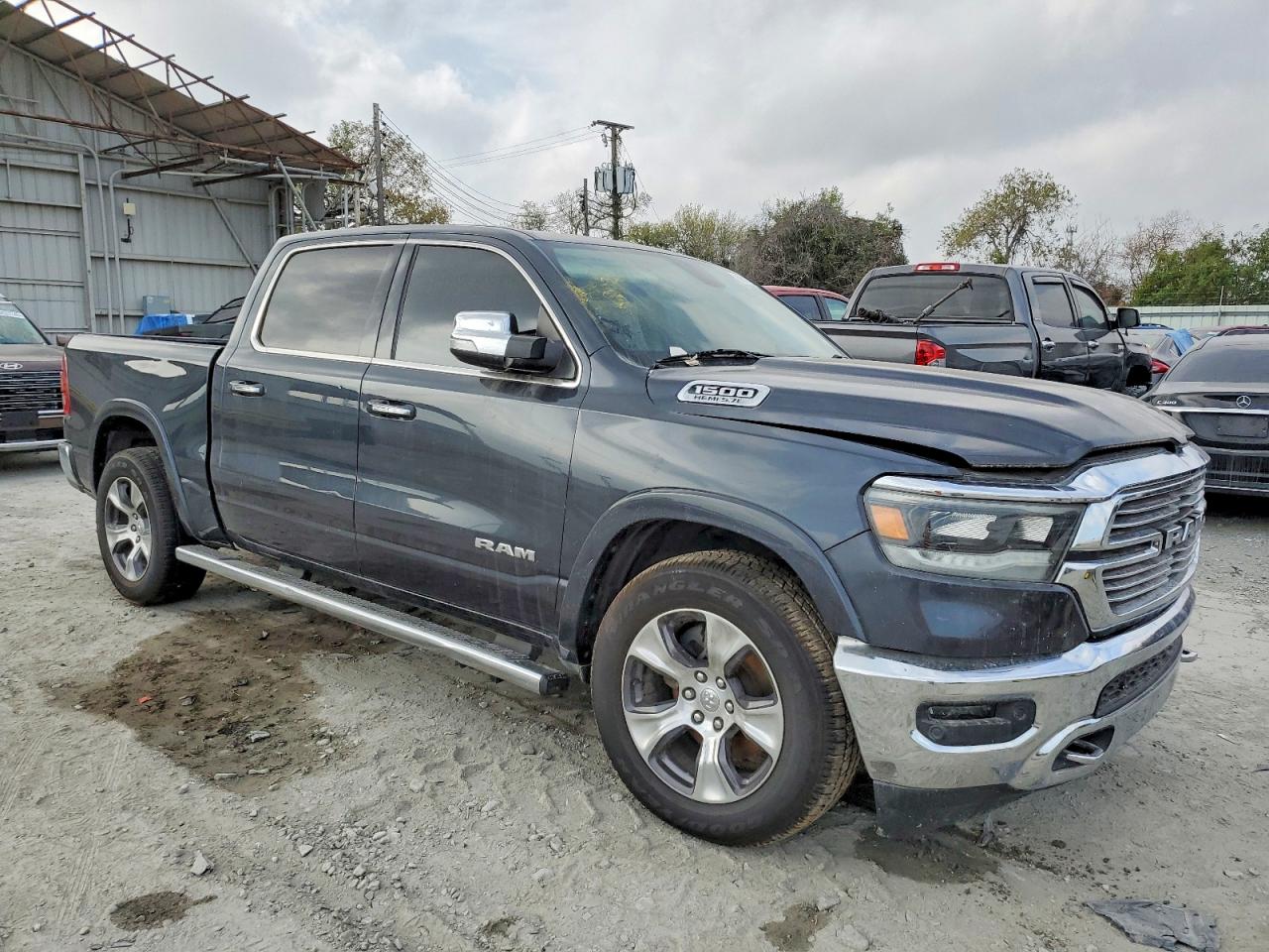2019 RAM 1500 LARAMIE photo 7