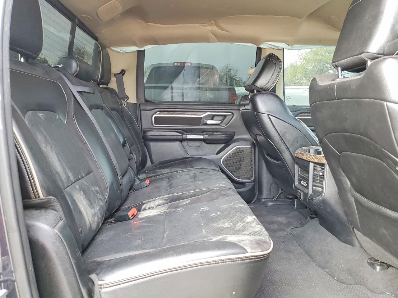 2019 RAM 1500 LARAMIE photo 19