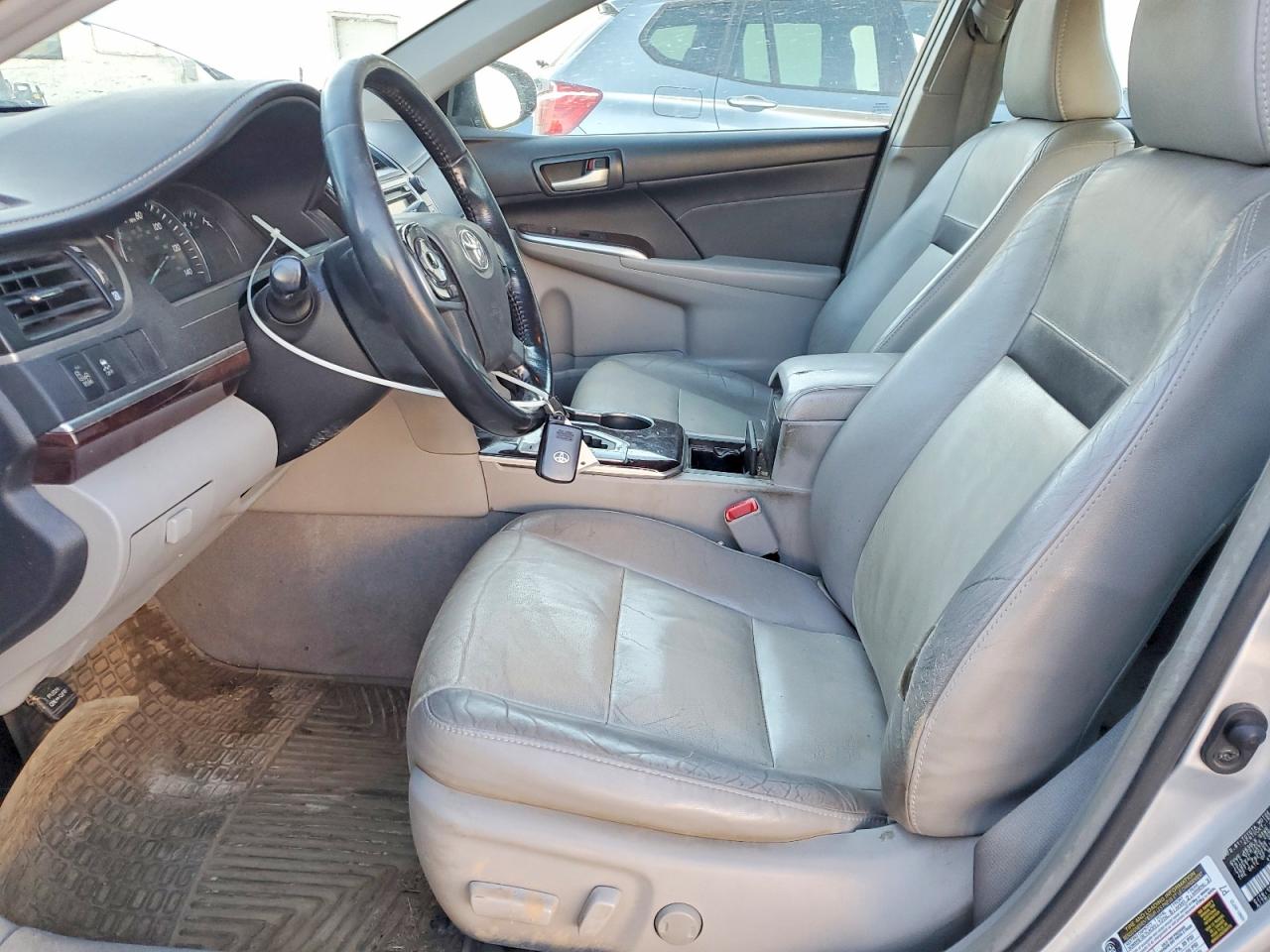 2014 TOYOTA CAMRY photo 7