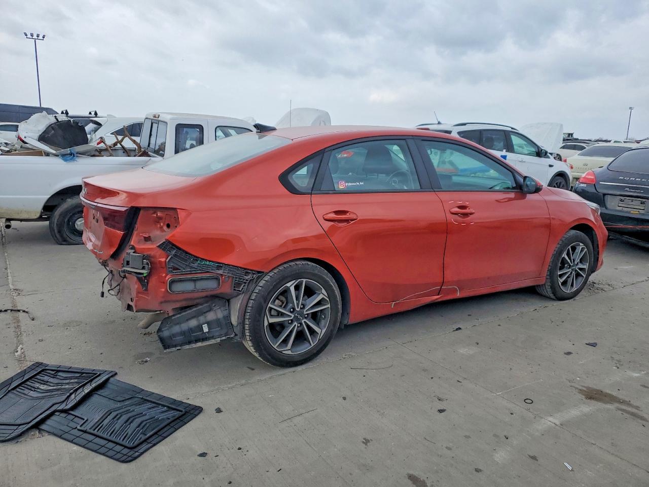 2023 KIA FORTE LX photo 3