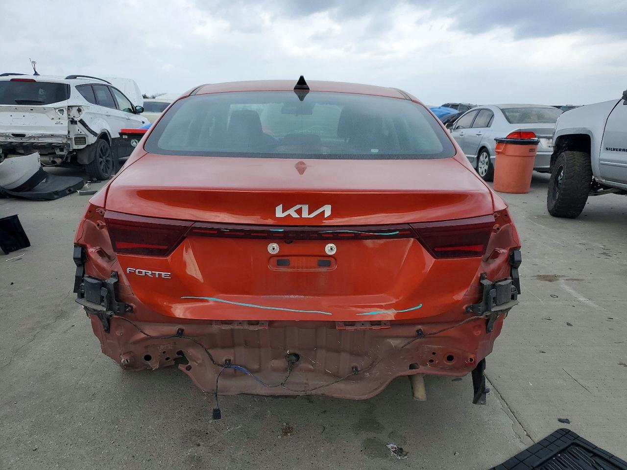2023 KIA FORTE LX photo 6