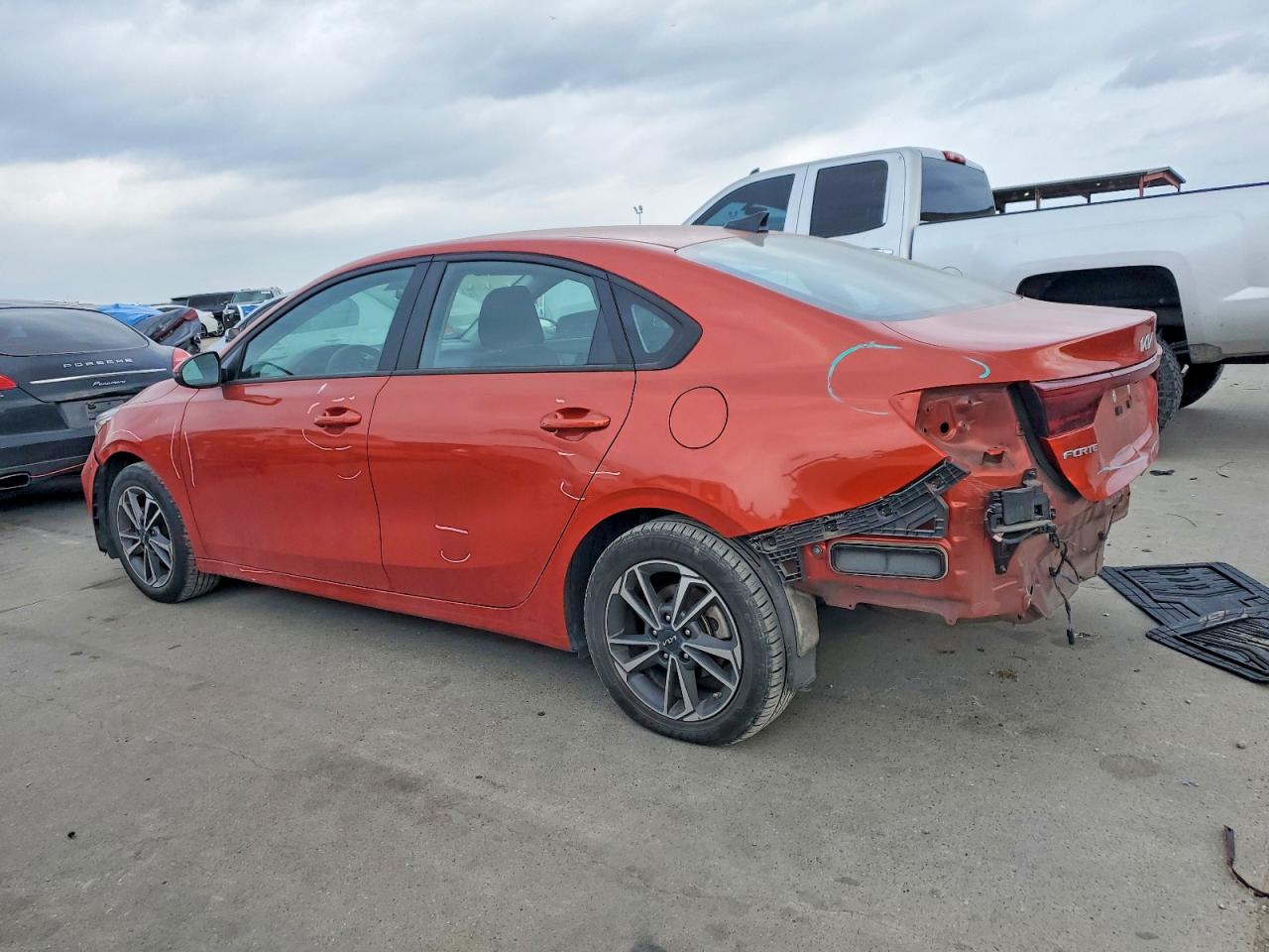 2023 KIA FORTE LX photo 2