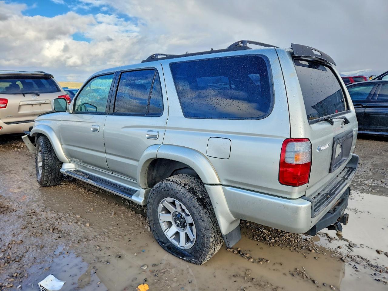 2000 TOYOTA 4RUNNER SR5 photo 2