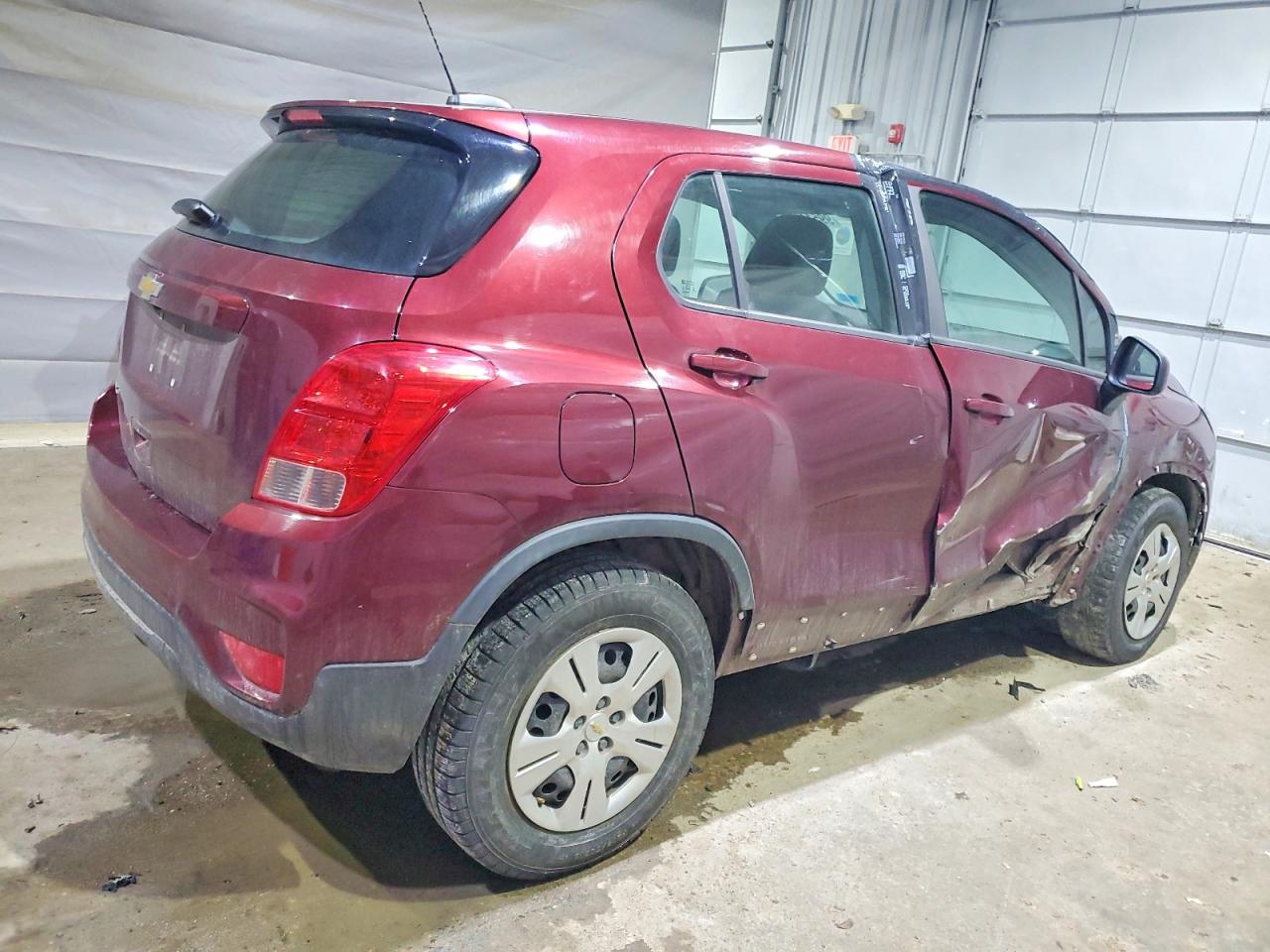 2017 CHEVROLET TRAX LS photo 3