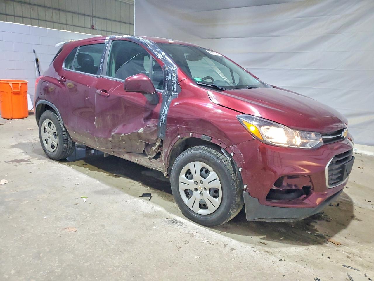 2017 CHEVROLET TRAX LS photo 4