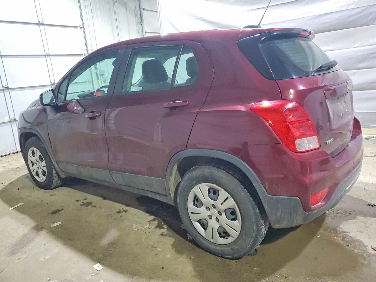 2017 CHEVROLET TRAX LS photo 2