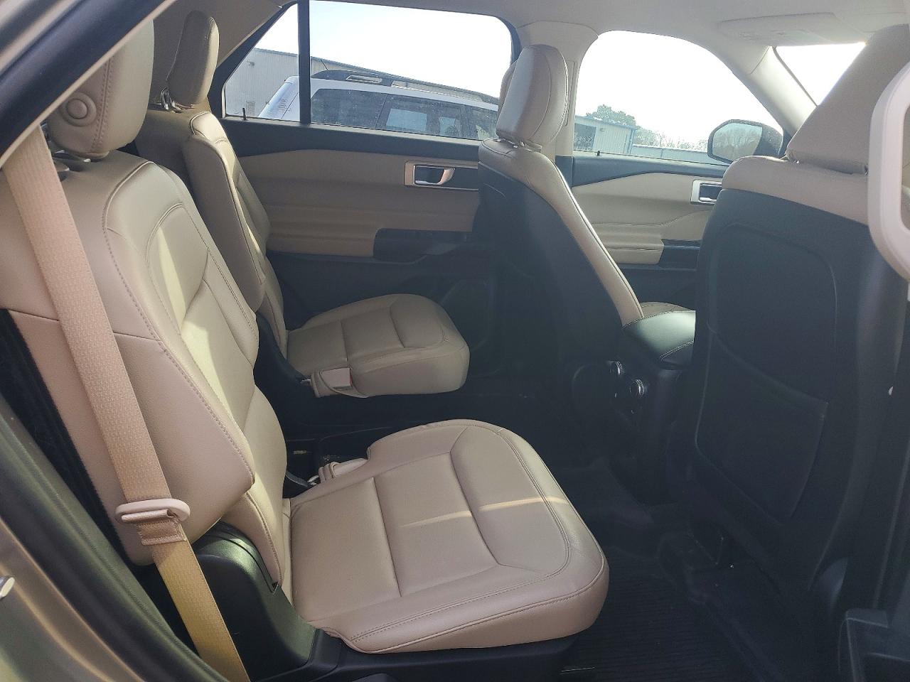 2020 FORD EXPLORER XLT photo 11
