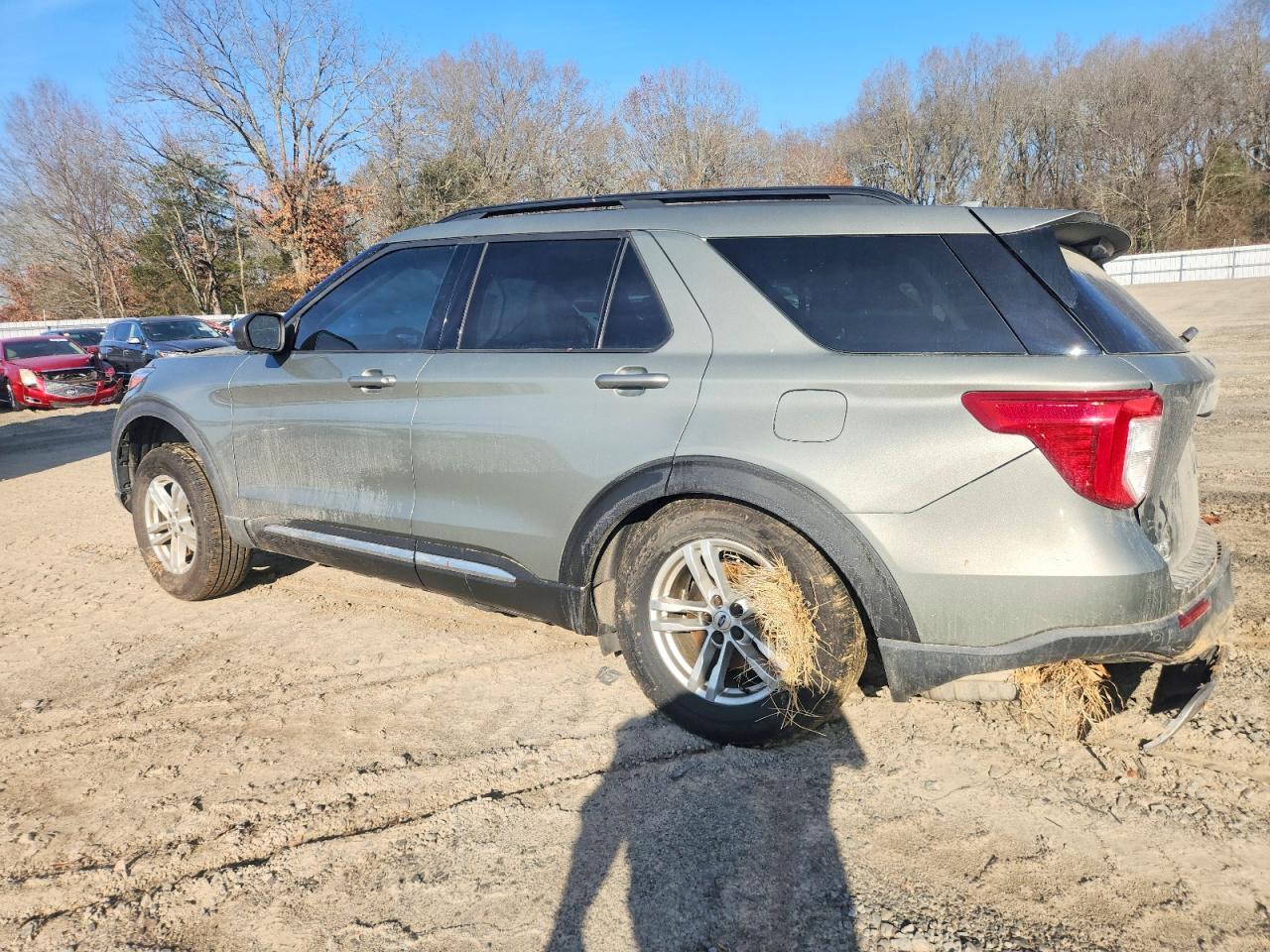 2020 FORD EXPLORER XLT photo 2
