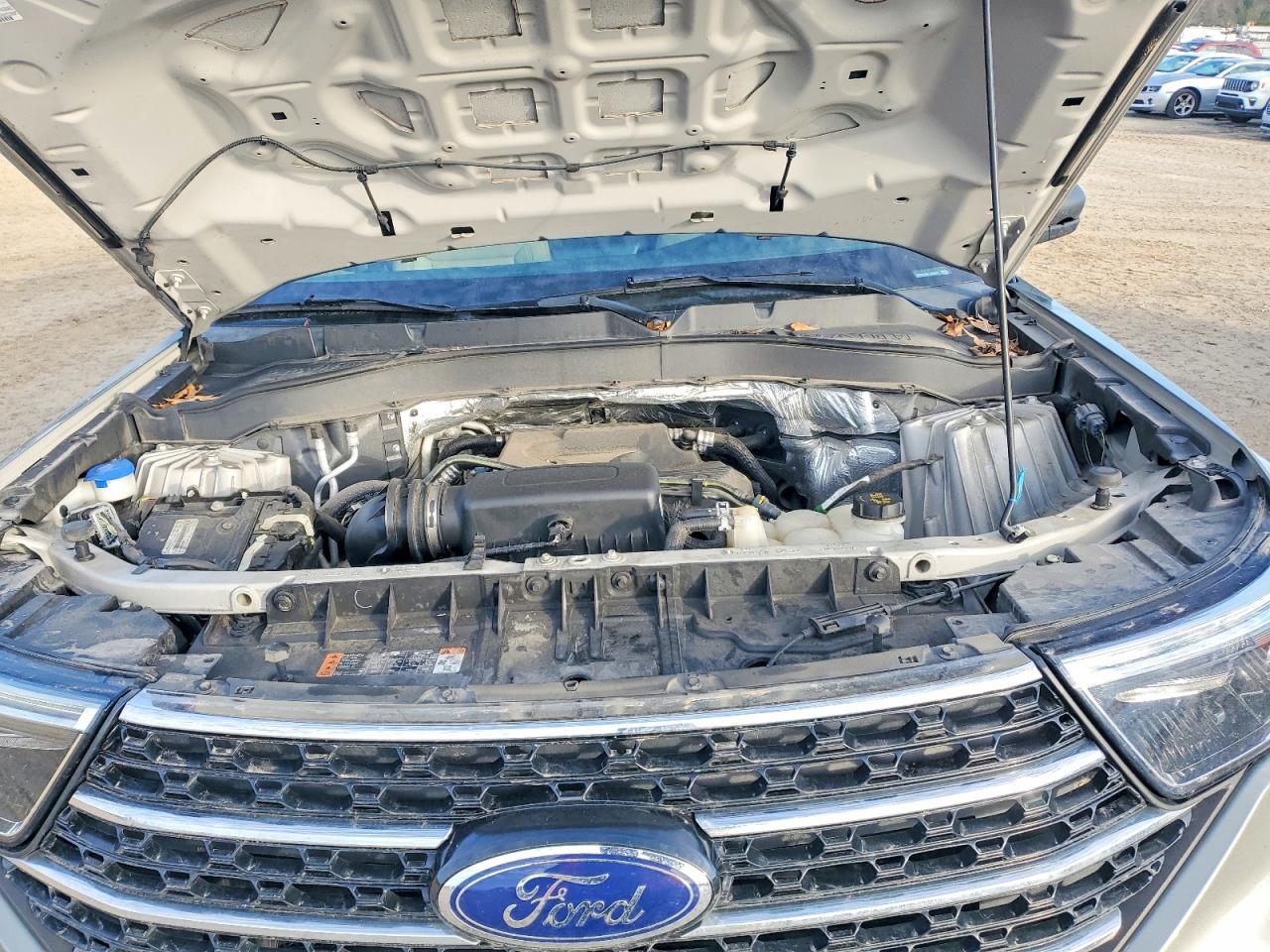 2020 FORD EXPLORER XLT photo 12