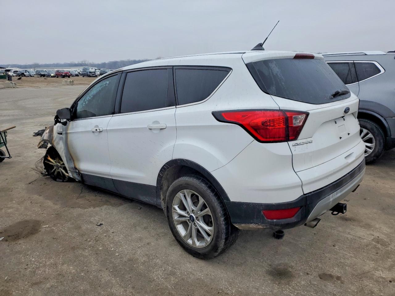 2019 FORD ESCAPE SE photo 2
