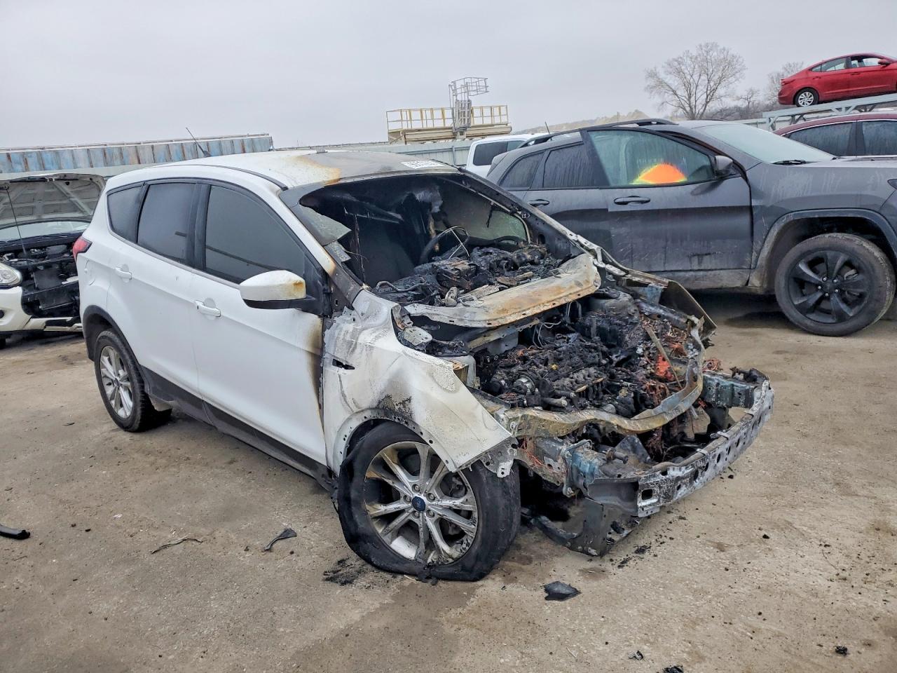 2019 FORD ESCAPE SE photo 4