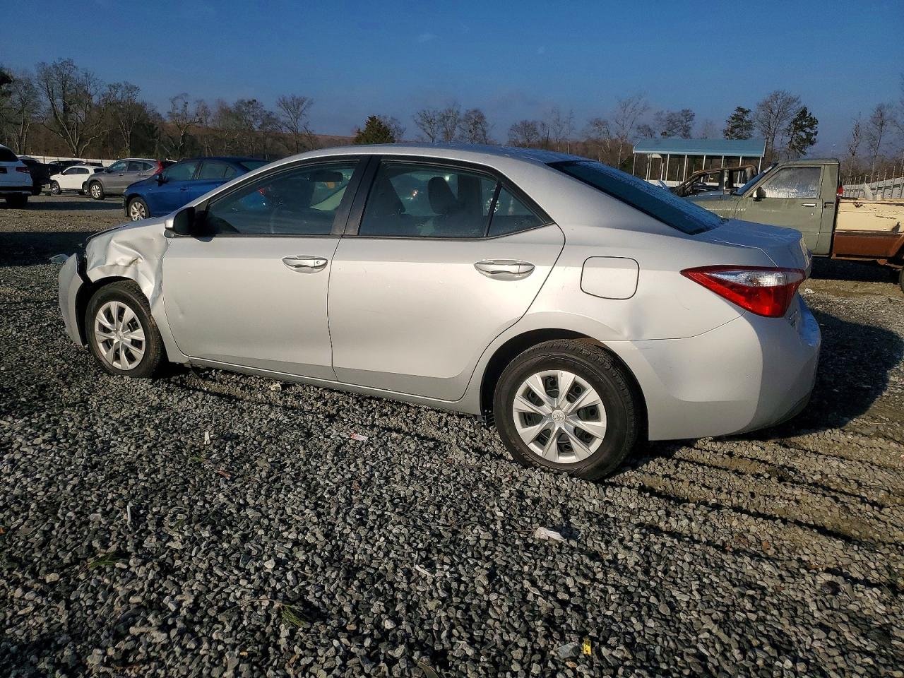 2015 TOYOTA COROLLA L photo 2