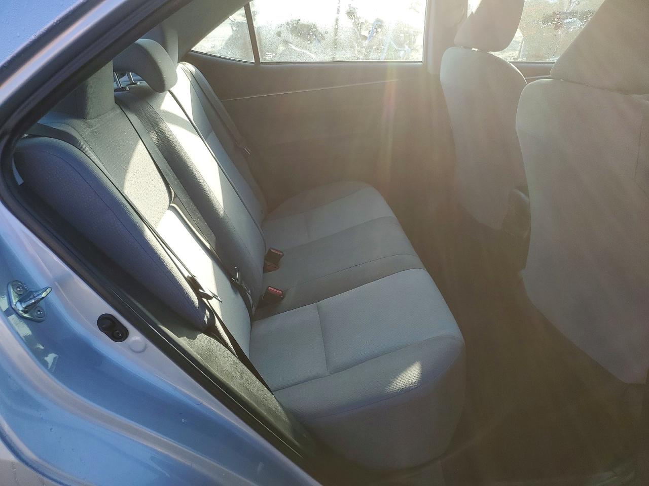 2015 TOYOTA COROLLA L photo 10