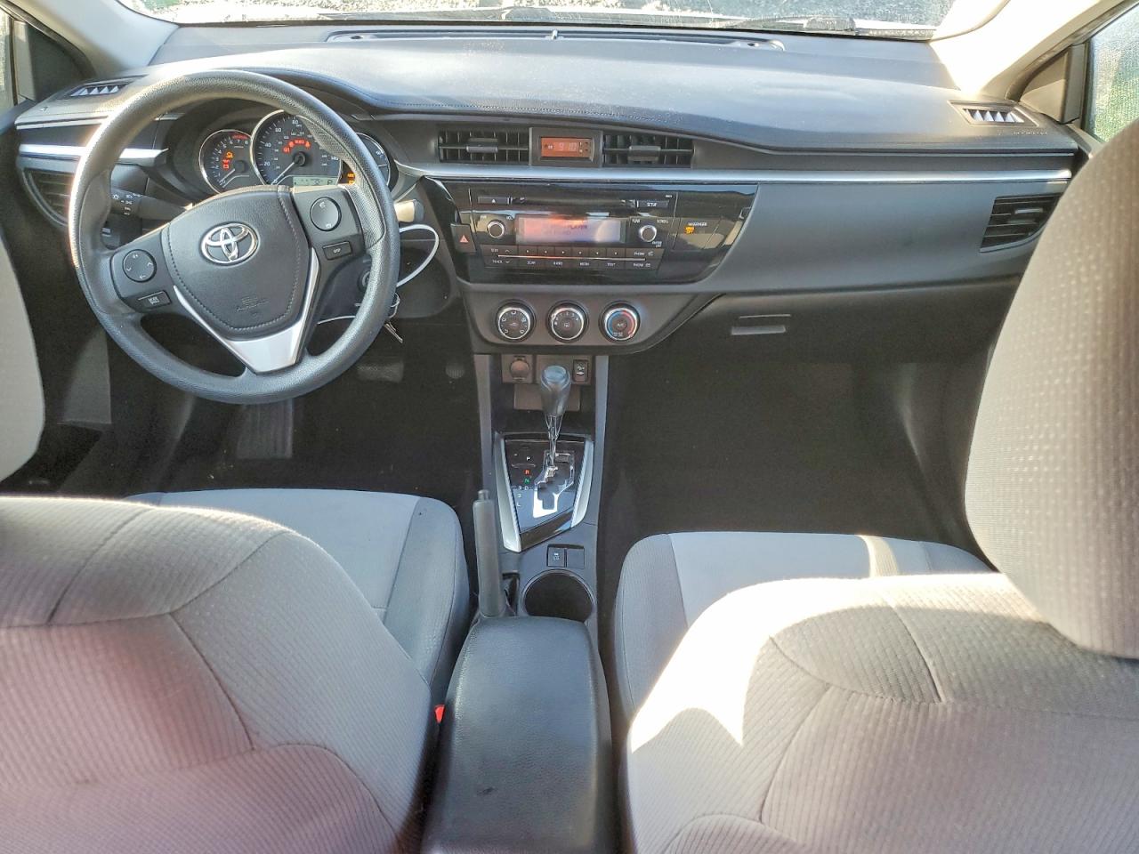 2015 TOYOTA COROLLA L photo 8