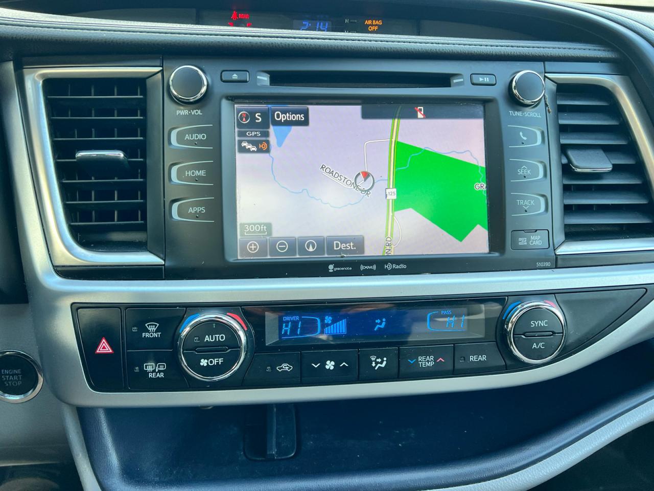 2019 TOYOTA HIGHLANDER SE photo 13