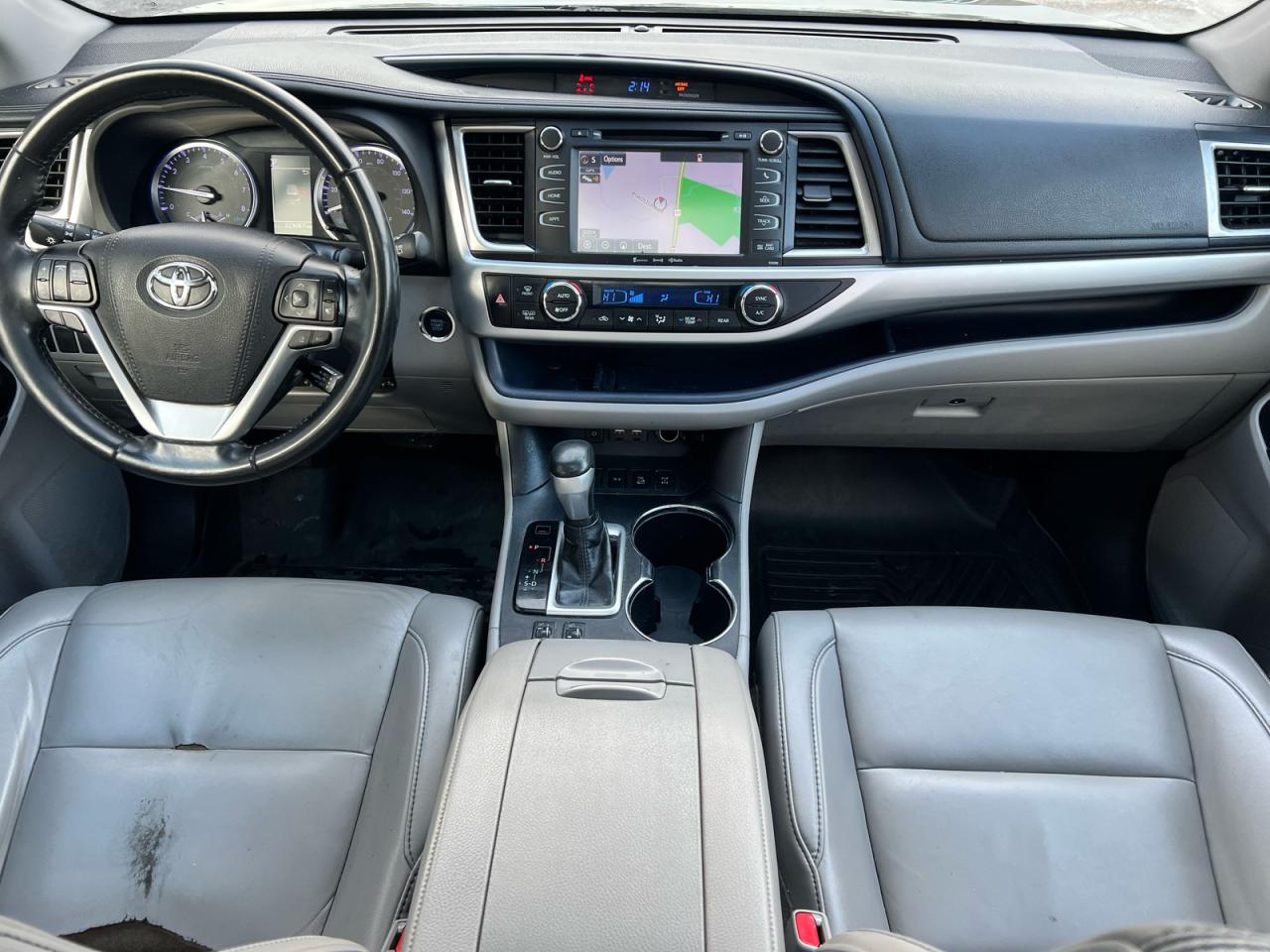 2019 TOYOTA HIGHLANDER SE photo 9