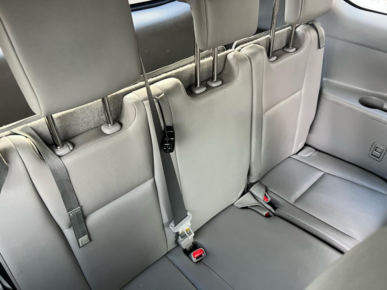 2019 TOYOTA HIGHLANDER SE photo 11