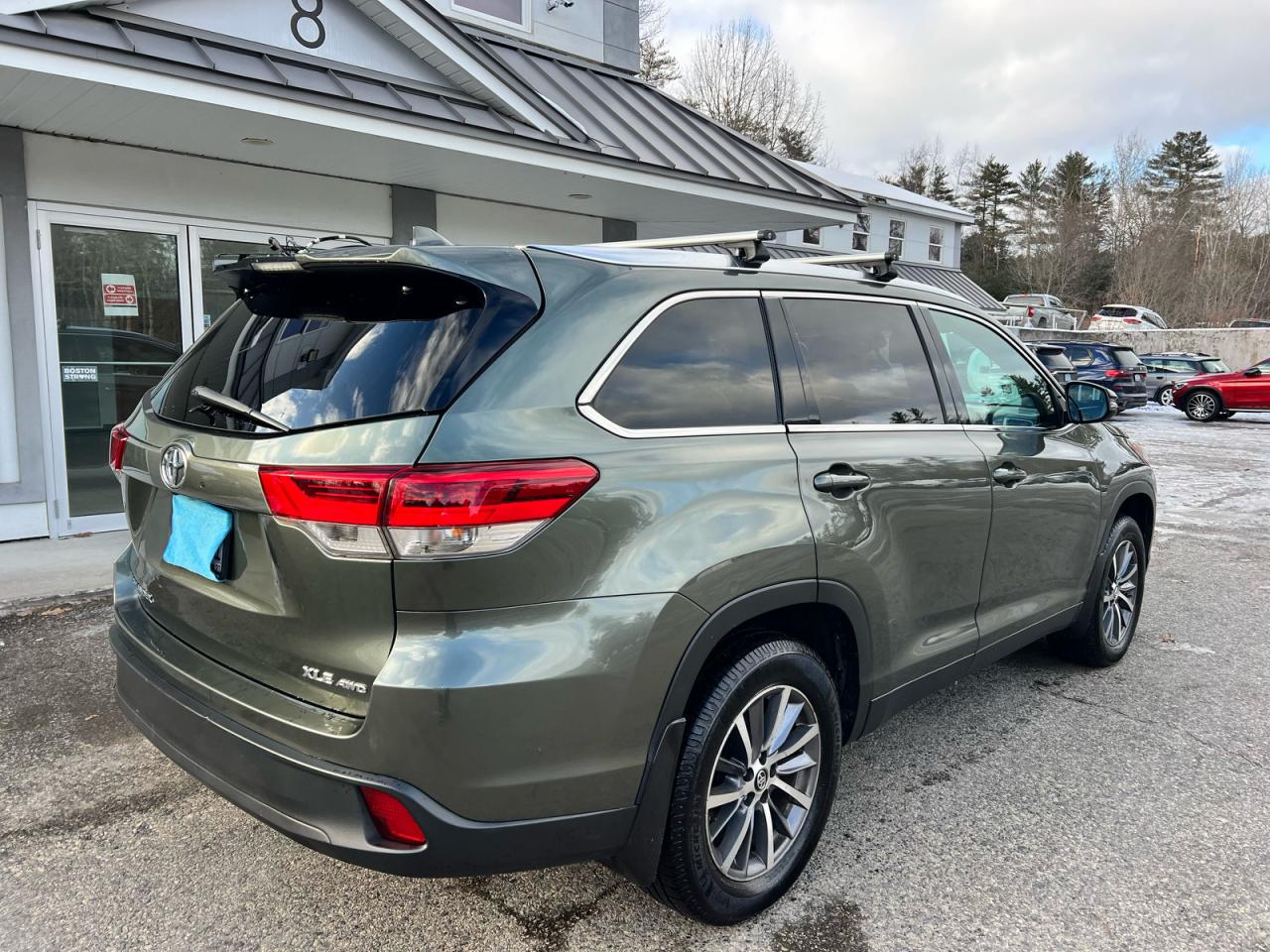 2019 TOYOTA HIGHLANDER SE photo 4