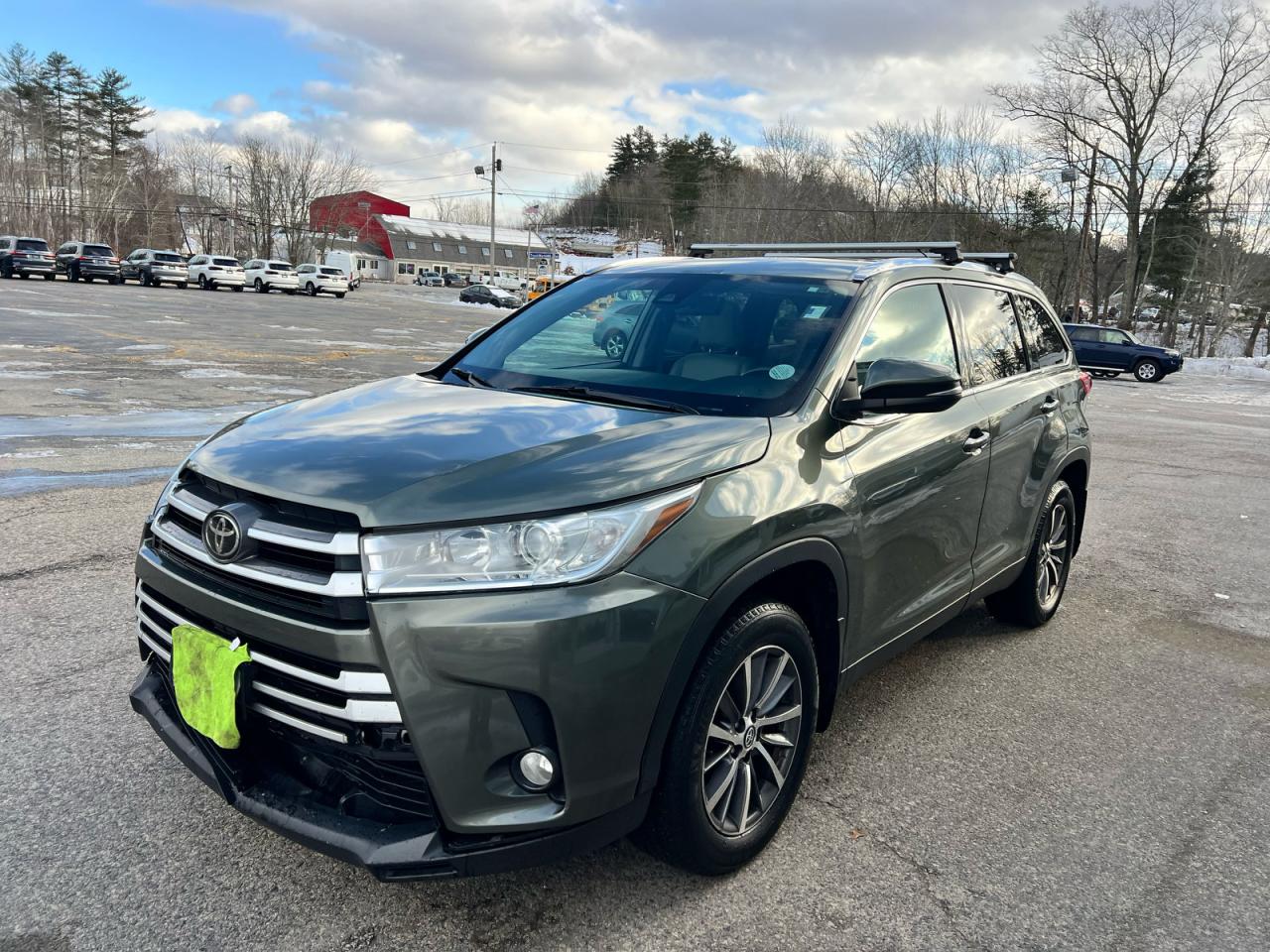 2019 TOYOTA HIGHLANDER SE photo 2