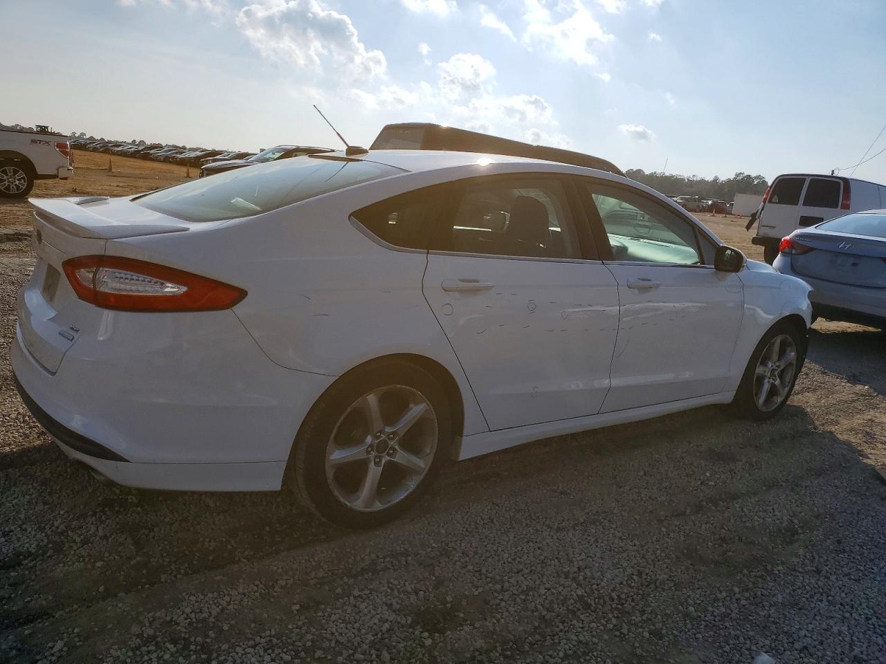 2016 FORD FUSION SE photo 3