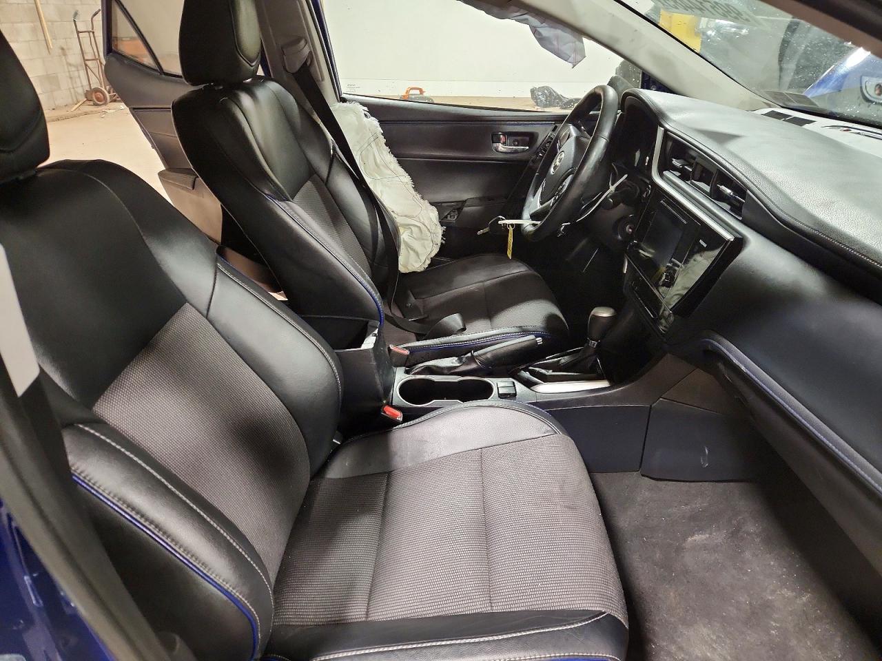 2017 TOYOTA COROLLA L photo 7