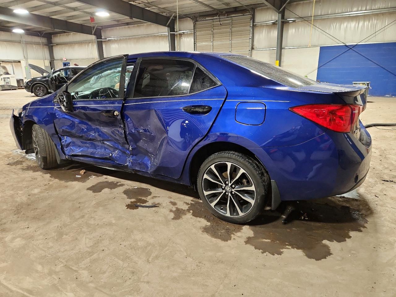 2017 TOYOTA COROLLA L photo 2