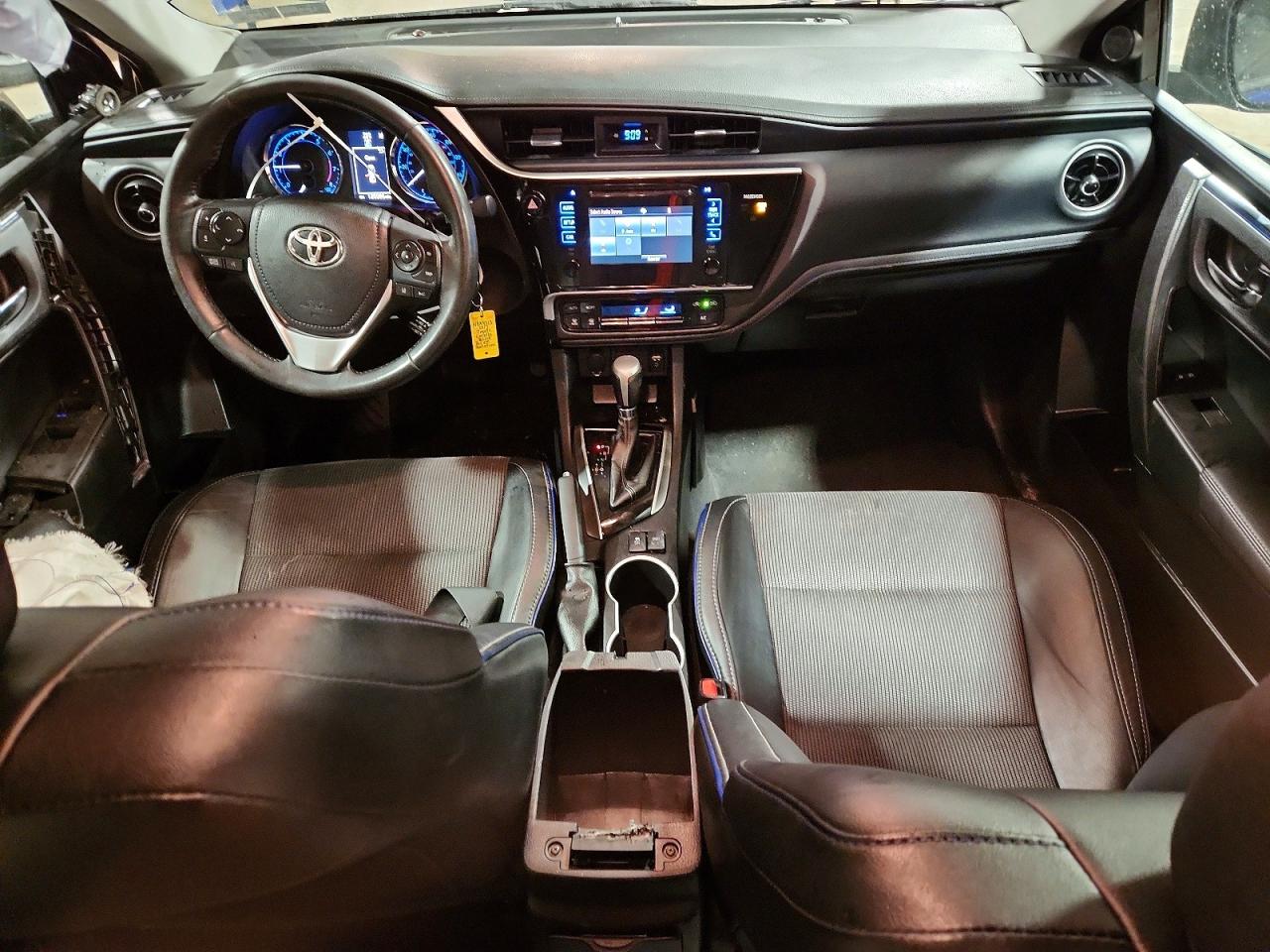 2017 TOYOTA COROLLA L photo 8