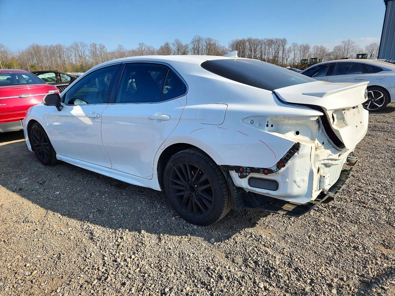 2022 TOYOTA CAMRY SE photo 3