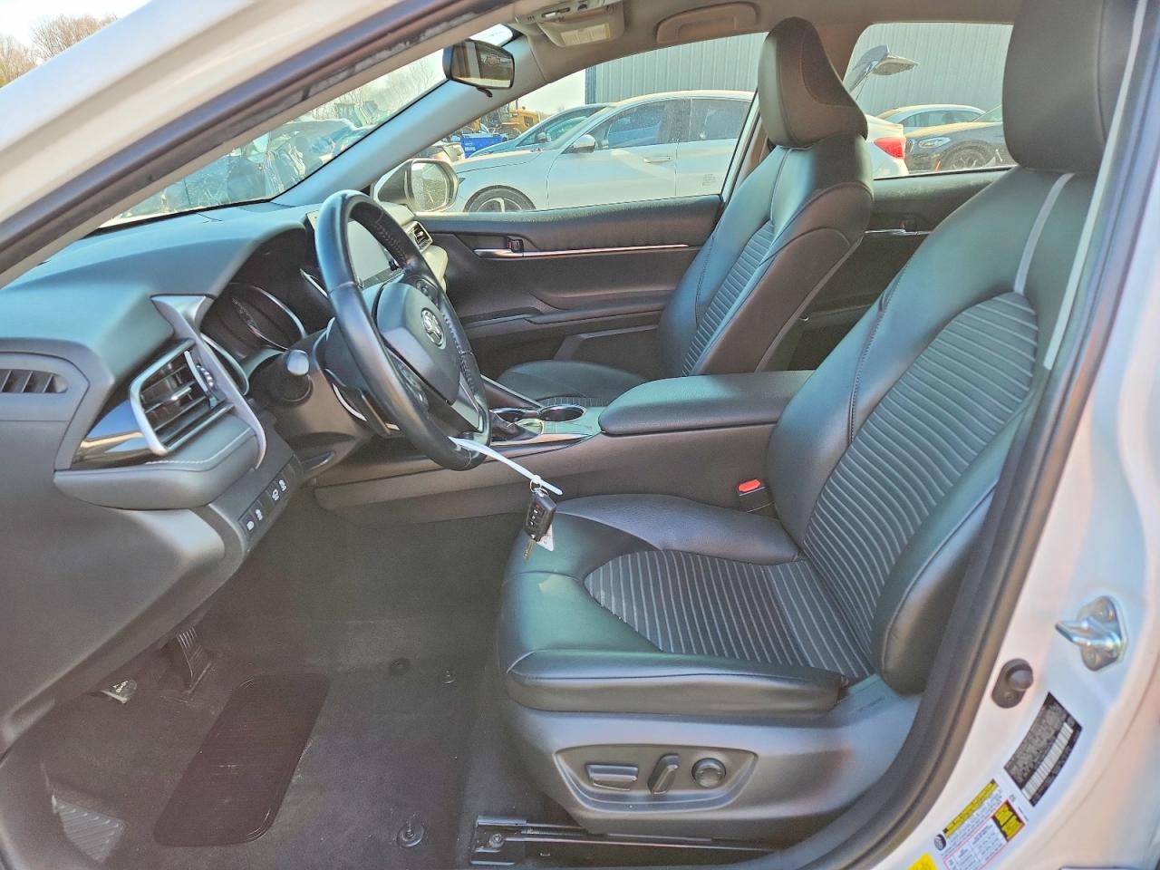 2022 TOYOTA CAMRY SE photo 13