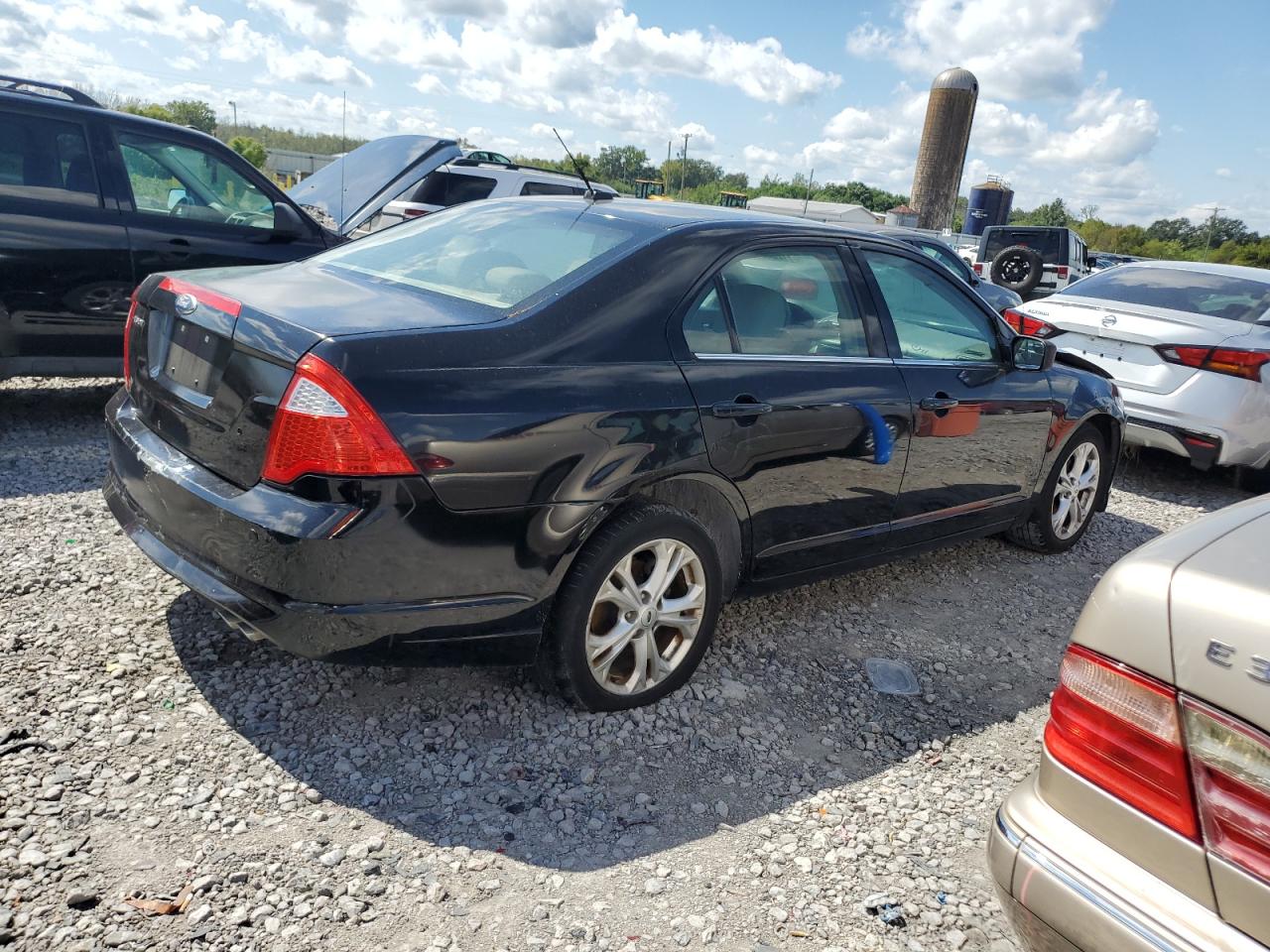2012 FORD FUSION SE photo 3