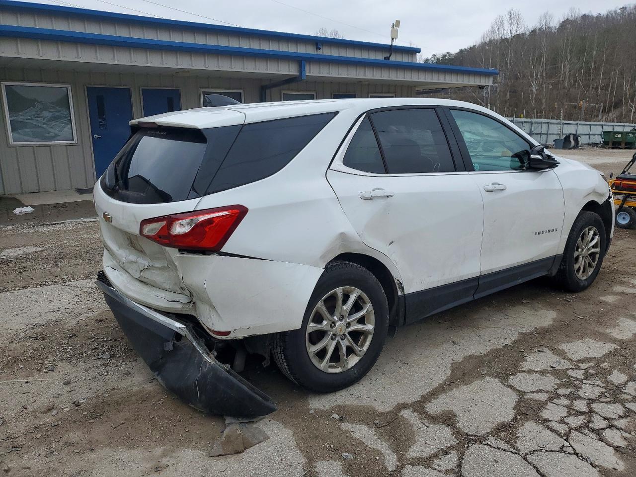 2020 CHEVROLET EQUINOX LT photo 3
